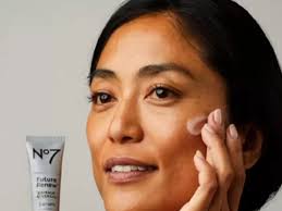 No7 Future Renew Damage Reversal Facial Serum Kit